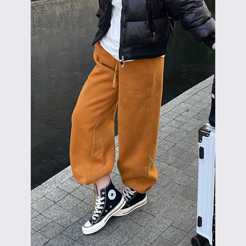 今年流行的爆款宽松高腰姜黄色直筒卫裤哈伦裤子2024年新款女秋季