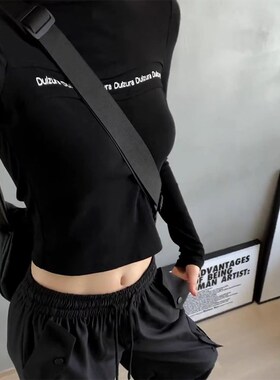 美式高街黑色长袖T恤女2s024年秋冬新款收腰显瘦辣妹正肩短款上衣
