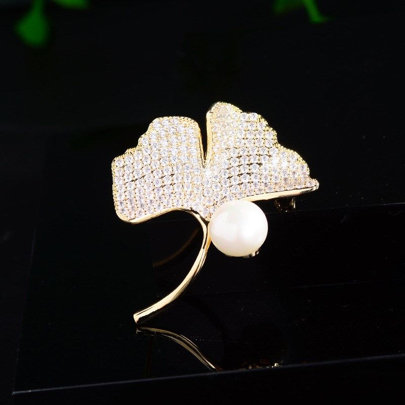 新款银杏叶子胸针轻奢风微镶锆空托淡水珍珠胸花百搭西装别针配饰,饰品/流行首饰/时尚饰品新,胸针,淘宝优惠券,粉丝福利购,淘宝优惠卷