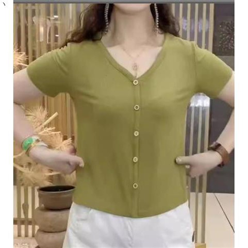 冰丝短袖T恤女夏季大码中老年v领妈妈装洋气上衣百搭针织打底衫潮