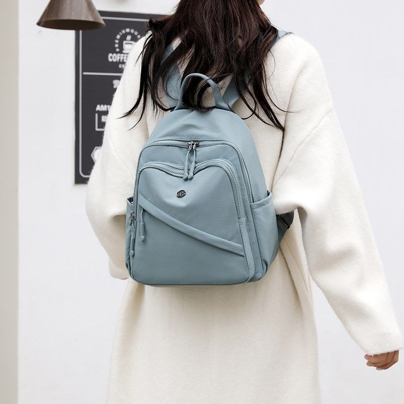 轻便双肩包女2025新款迷你小型出游背包休闲牛津布时尚通勤旅行包