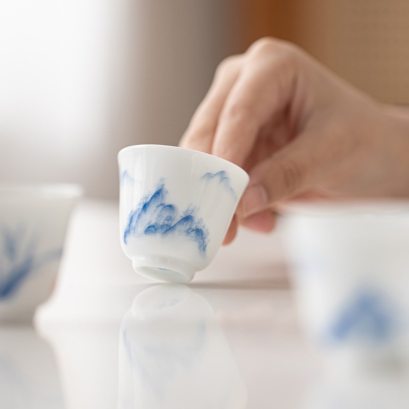 现货釉下彩手绘白瓷品茗杯家用小茶杯茶碗杯子闻香杯功夫茶具主人