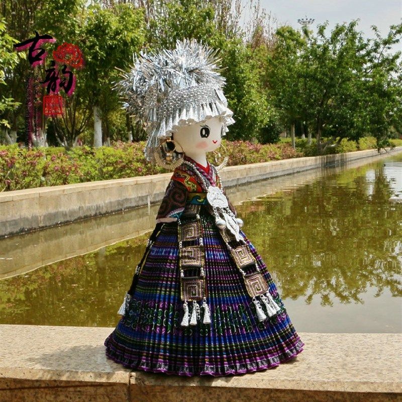 云南特色手工艺品中国少数民族娃娃新娘装玩偶家居装饰工艺品摆件