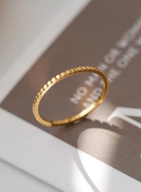 小众轻奢金色细齿轮戒指女指环中指食指指环镀18K金不掉色叠戴