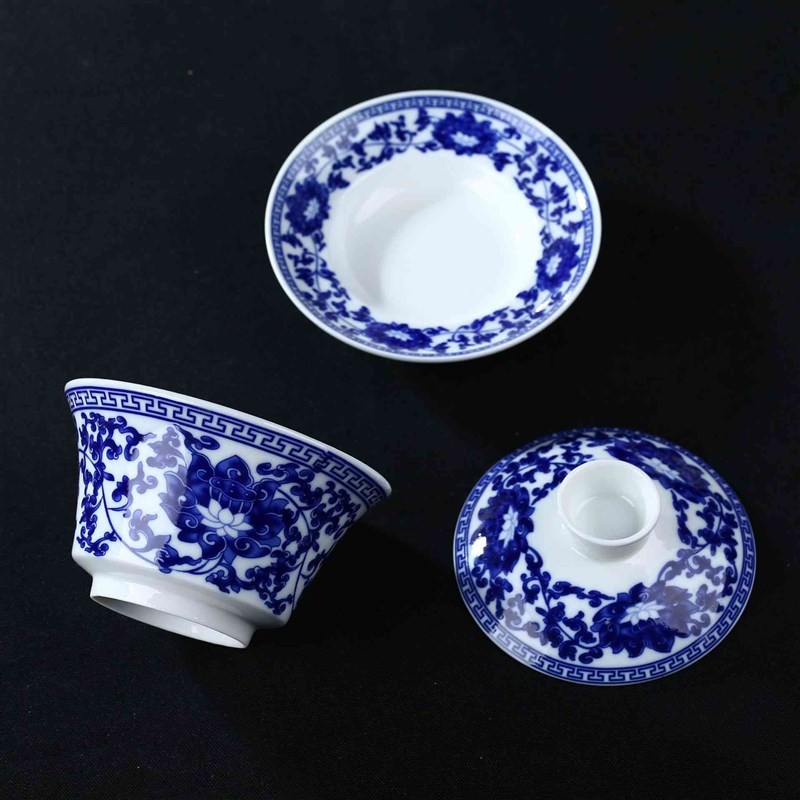 热销陶瓷茶具新款大号青花盖碗八宝茶碗三件套敬茶杯高档三才杯