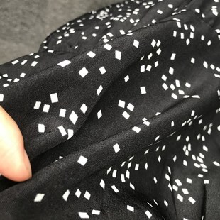 孕妇遮肚显瘦连衣 休闲外穿圆点长裙 黑白小波点吊带裙l 宽松大码