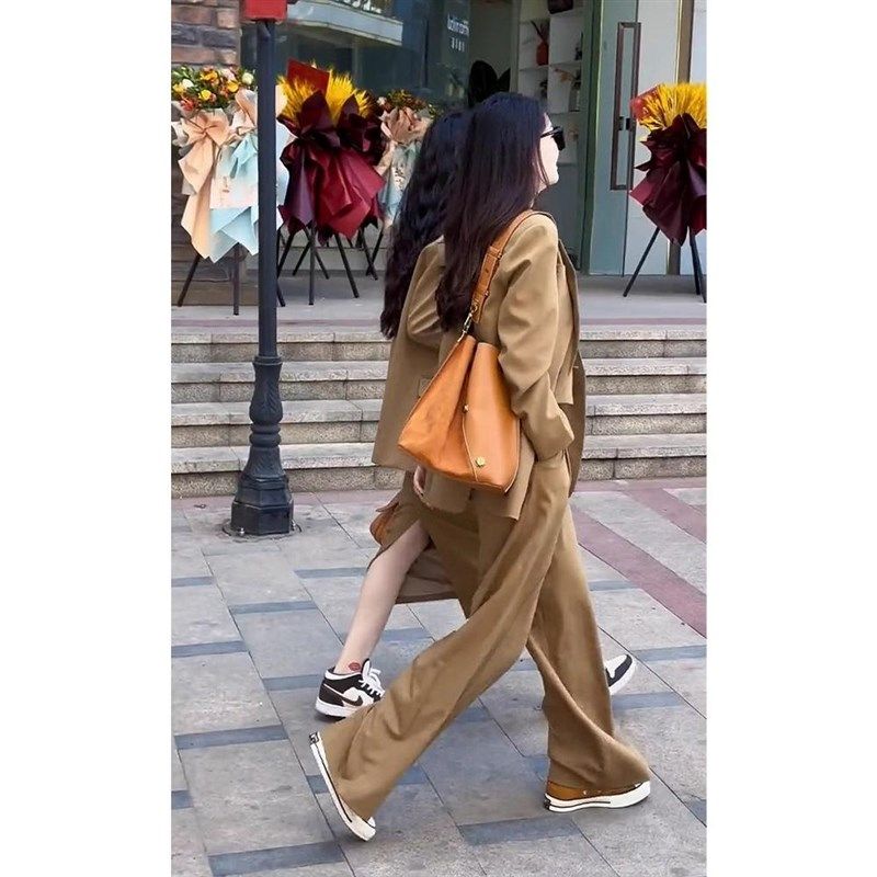 秋装女款2024年新p款轻奢高级感西装套装职业西服外套三件套