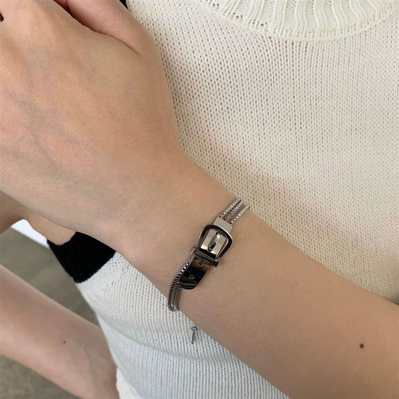 轻奢皮带小众设计k手链女韩国ins风设计感复古银色高级感手环手饰