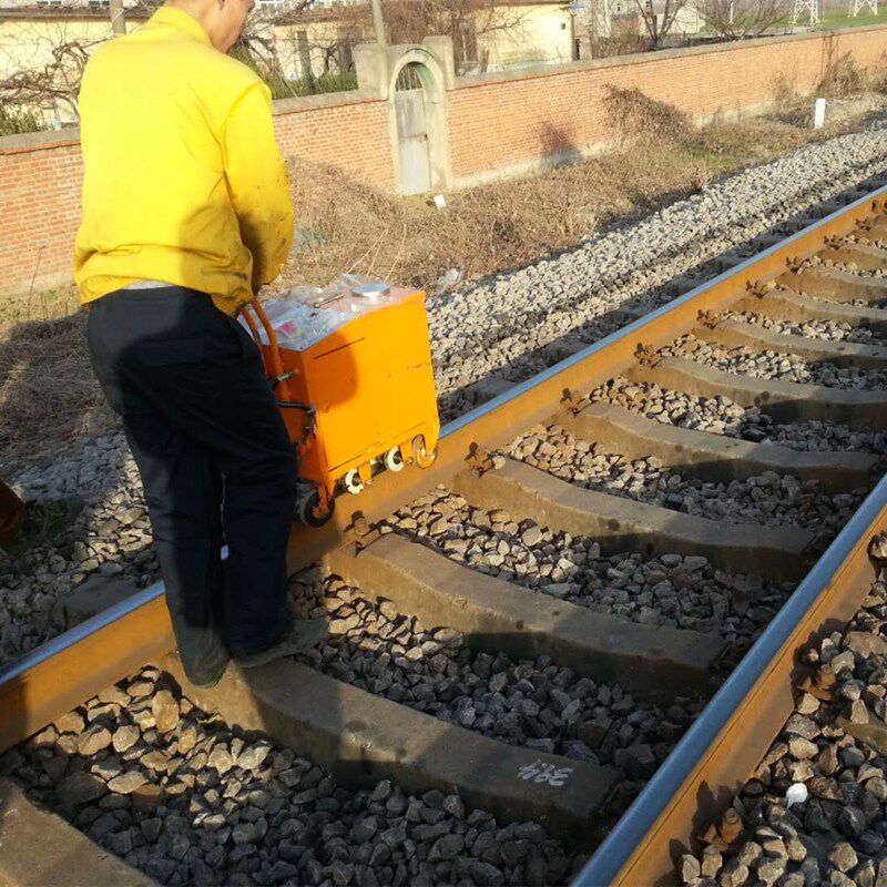 dztg-10型手推r电动钢轨涂油车 电动门钢轨刷油机