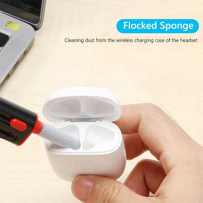 现货4 In 1 Keyboard Cleaning Brush Computer Earphone Cleanin