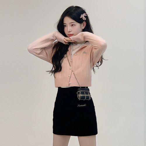 花铃太太半身裙女2022新款早秋冬季黑色显瘦搭配气质高级丝绒短裙