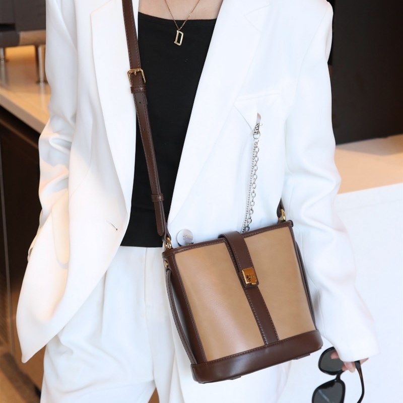 2024春季新款韩系时尚撞色水桶包百搭单肩斜挎包小,箱包皮具/热销女包/男包,水桶包,淘宝优惠券,粉丝福利购,淘宝优惠卷