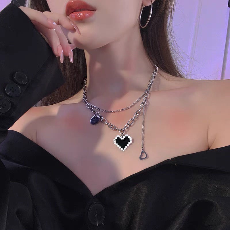 现货ins黑e色爱心多层项链女钛钢不掉色个性简约小众设计嘻哈锁骨