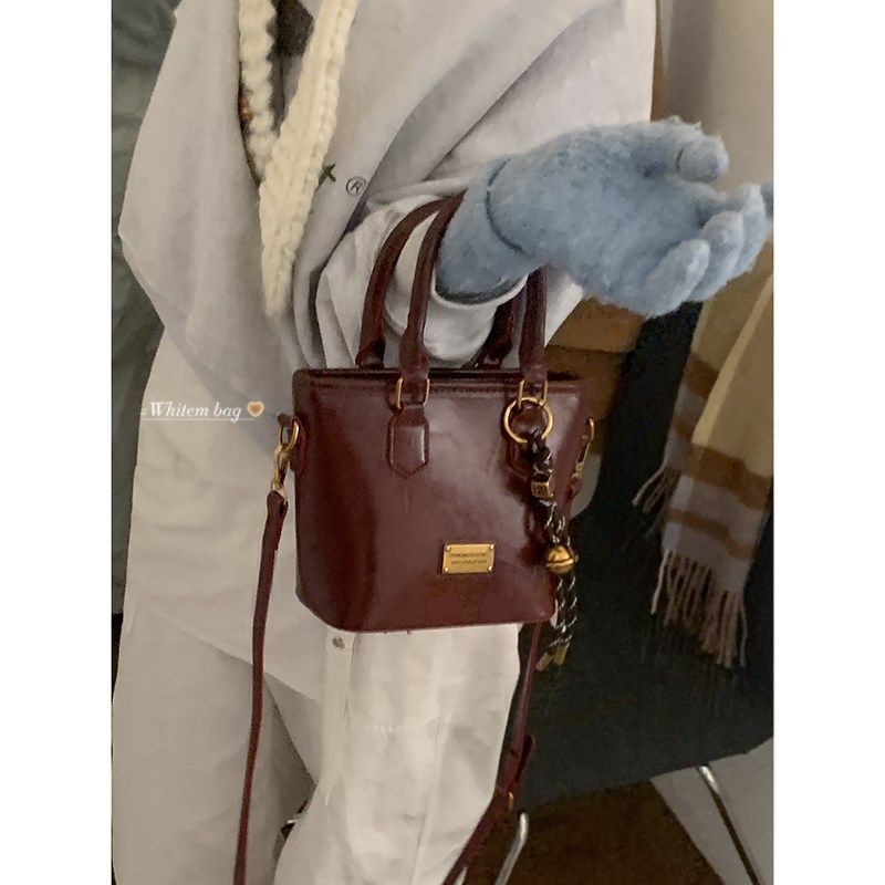 小众手提红色包包女2024新款潮时尚菜篮包百搭斜挎水桶包婚包,箱包皮具/热销女包/男包,水桶包,淘宝优惠券,粉丝福利购,淘宝优惠卷