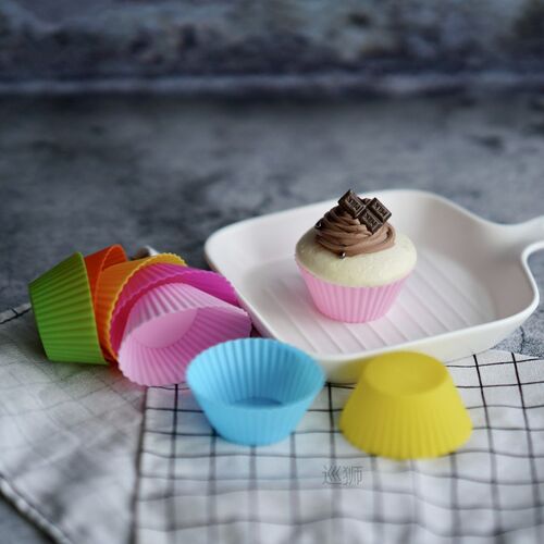 LeFull 12 Pieces 7cm Muffin Cup For Kitchen Round Silicone D
