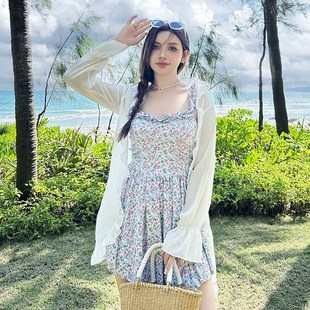 新款泳衣微胖女孩小碎花泡温泉显瘦遮肉连体保守大码胖mm罩衫泳装