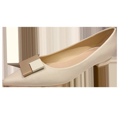 2023年秋冬新款米白色法式软皮职业粗跟尖头包鞋女浅口低跟不累脚