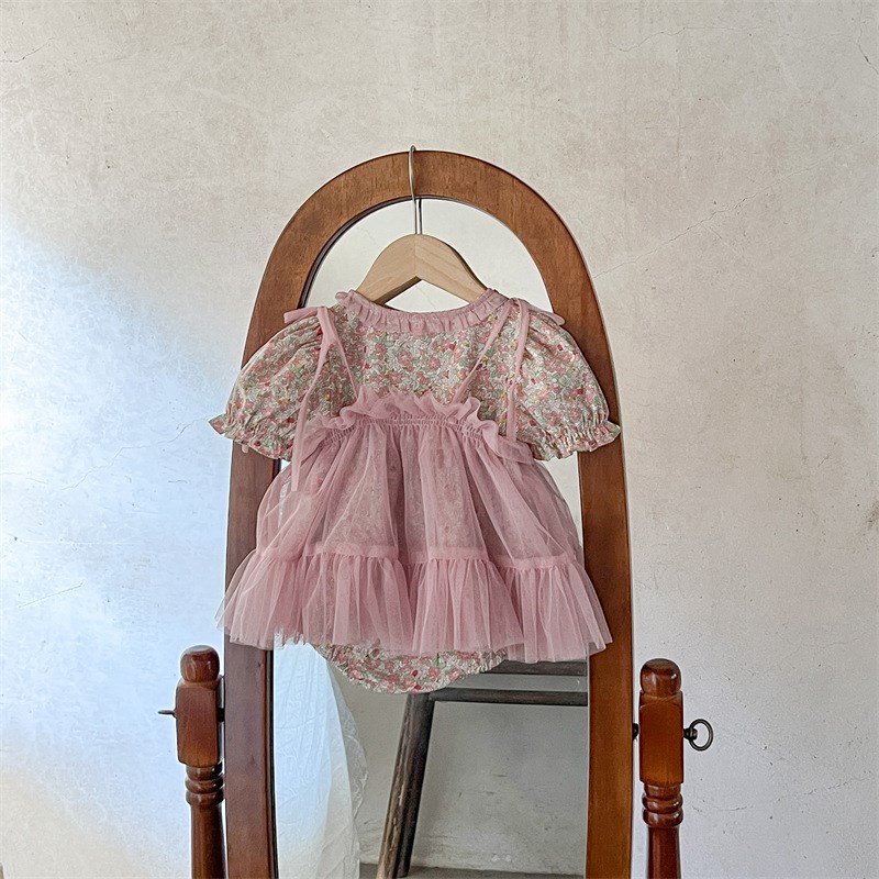 婴儿连体衣2023夏季女宝宝粉色碎花包屁网纱吊带裙短袖哈衣两件套