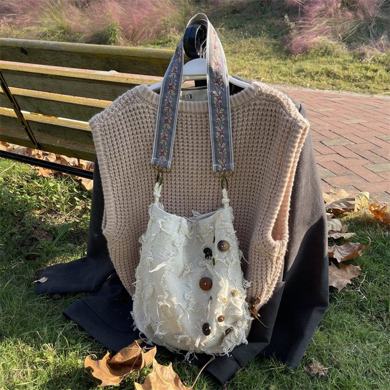 复得返自然 2023民族风百搭简约流苏彩扣小众单肩大容量斜挎布包,箱包皮具/热销女包/男包,通用款女包,淘宝优惠券,粉丝福利购,淘宝优惠卷