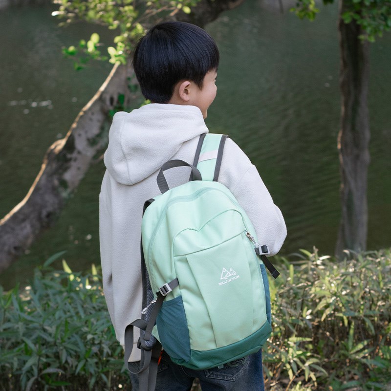 户外儿童春游f小背包男孩外出旅行小学生登山运动轻便书包出游超