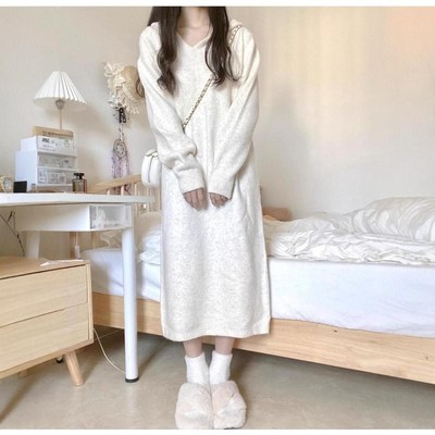 2024新款小个子白色连帽针织连衣裙子女早秋大衣内搭打底长款毛衣