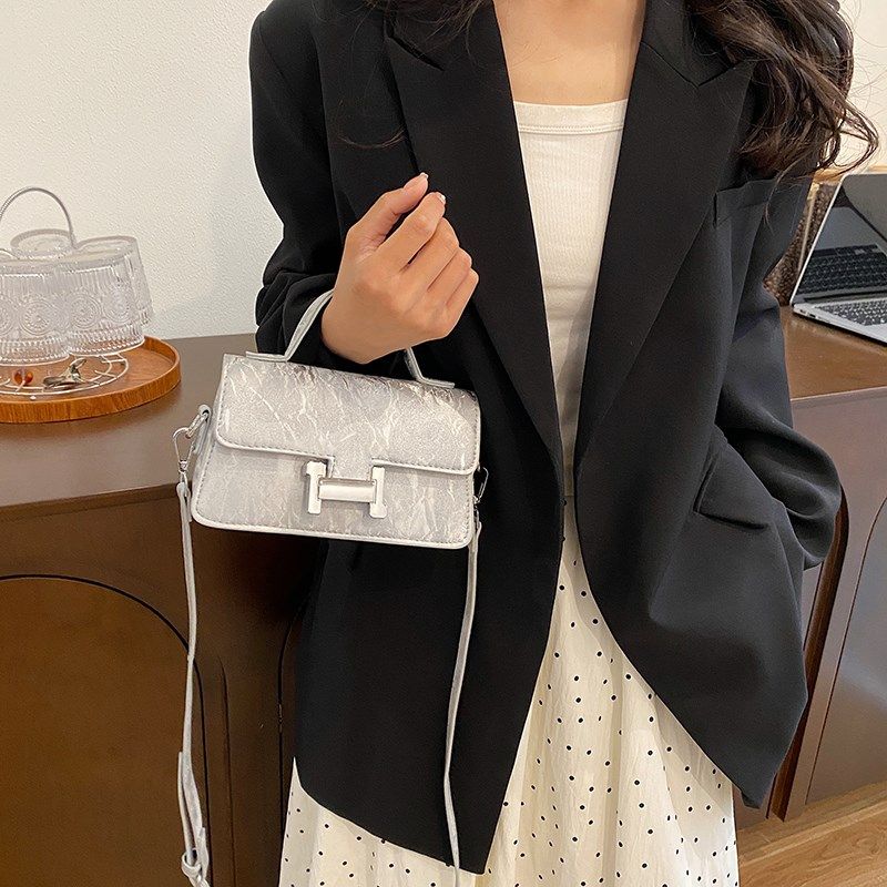 高级感2024超火小包包女夏天新款斜挎手提小方包国风绒洋气单肩包,箱包皮具/热销女包/男包,小方包,淘宝优惠券,粉丝福利购,淘宝优惠卷