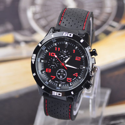 推荐1PCs Fashion Quartz Watch Men Sports Wrist Watches