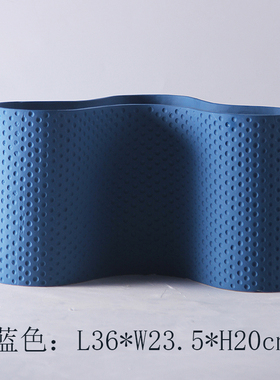 现代简约曲形陶瓷蓝色插花器摆件北欧样板房几何黑白花瓶软装饰品