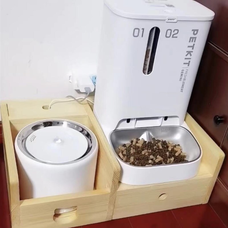 小佩双子星喂食器饮水机组合架投食器增高架猫狗防打翻木架底座