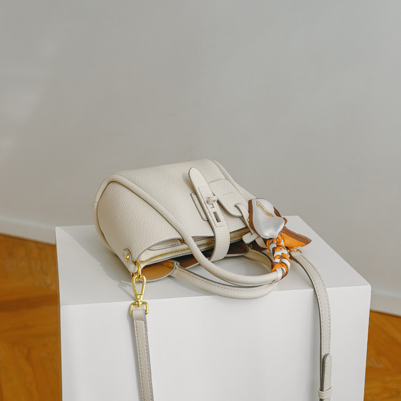 小众包包女2023新款手提菜篮子包大容量通勤质感单肩斜挎包水桶包,箱包皮具/热销女包/男包,水桶包,淘宝优惠券,粉丝福利购,淘宝优惠卷