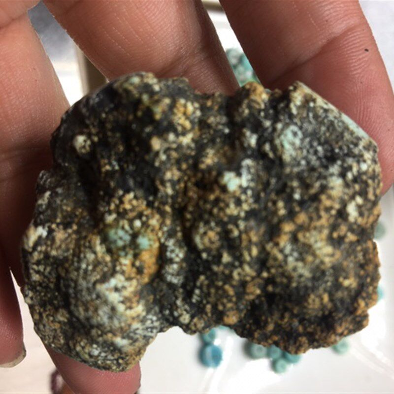 天然原矿高瓷玉化绿松石毛料原石雕刻随形吊坠手把件大摆件办公室