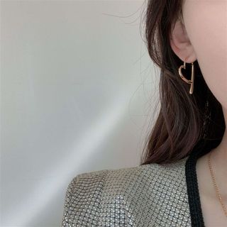 新品Niche design sense cold wind love earrings earrings high