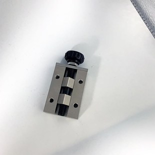 SVCN24 钳制器固定夹 SECK13 SVCK 直线导轨夹具