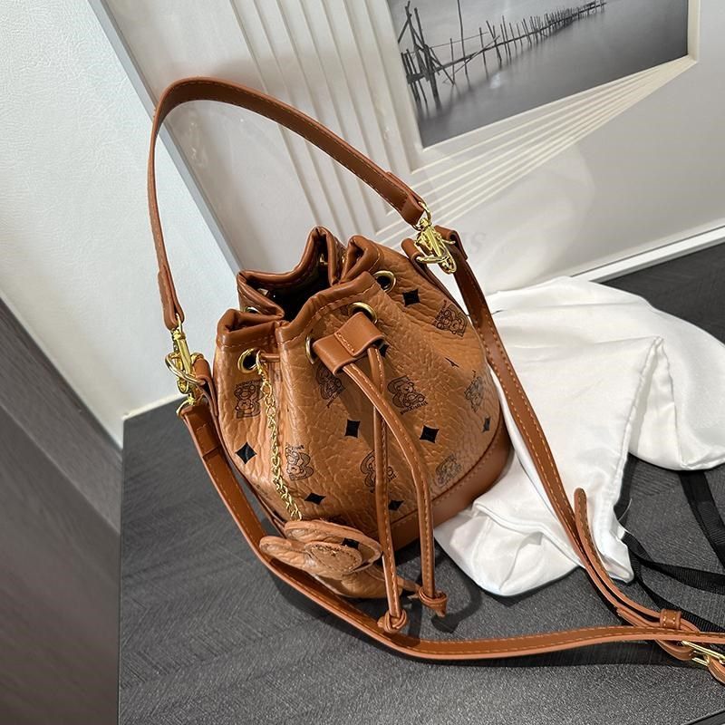 网红菜篮子单肩包包女2024新款潮流行百搭斜挎包时尚抽绳水桶包,箱包皮具/热销女包/男包,水桶包,淘宝优惠券,粉丝福利购,淘宝优惠卷