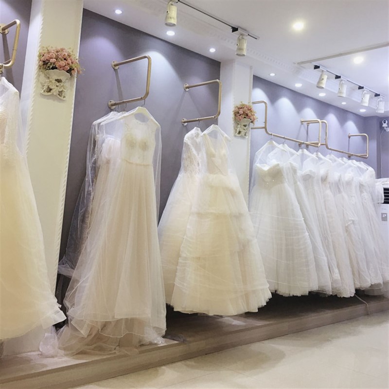 服装店展示架金色铁艺侧挂货架上墙D吊顶陈列架U悬挂衣架女装吊架