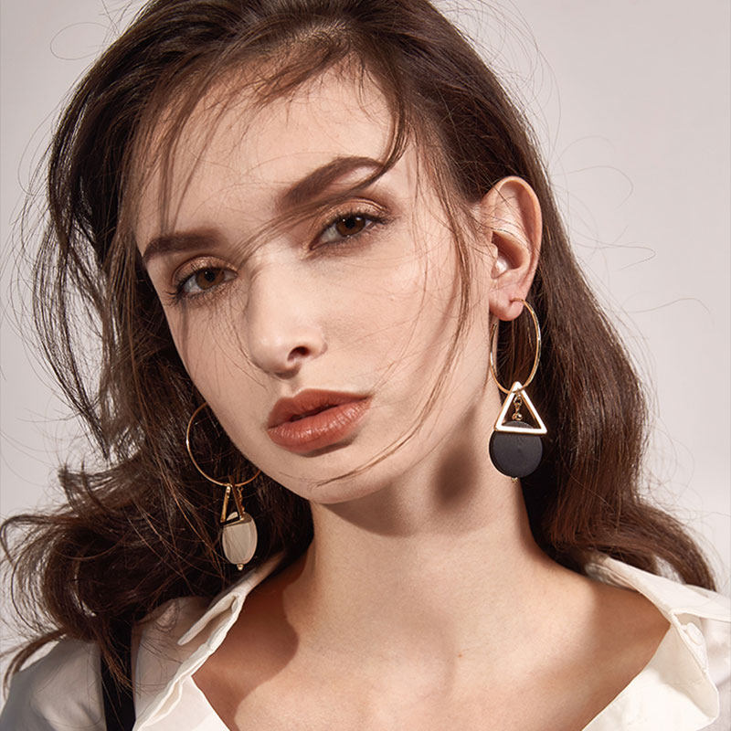 一周设计感耳钉小众大圈圈耳环女气质H韩国个性百搭少女颜究所圆