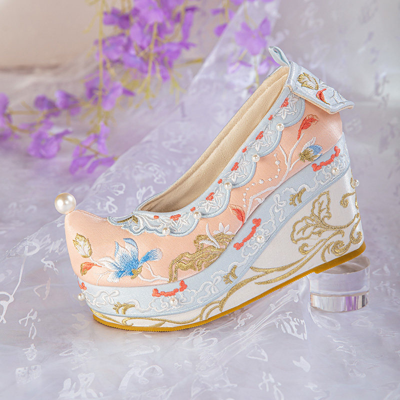 古风鞋子春女搭配汉服的高跟翘头履改良配古装p坡跟古代淡雅绣花