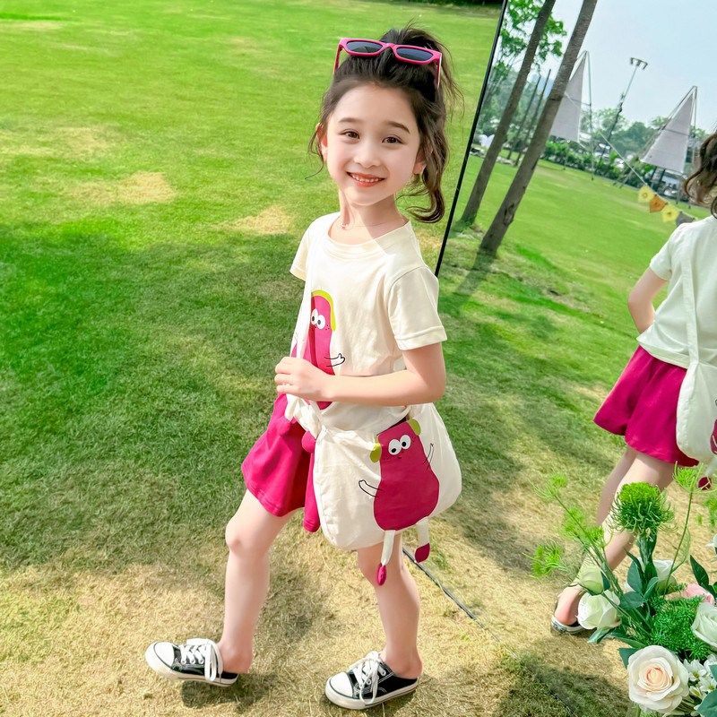 现货女童夏款套装2024新款卡通T恤短裤时髦两件套网红女宝宝洋气