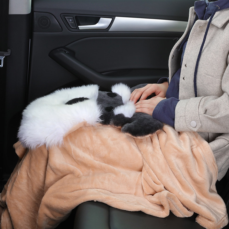 汽车抱枕被子两用多功能车内车载车用空调被卡通可爱车上午睡毯