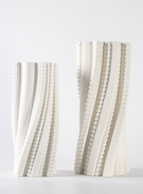 现代简约几何水波纹白色旋转陶瓷花瓶摆件样板间客厅玄关餐厅装饰