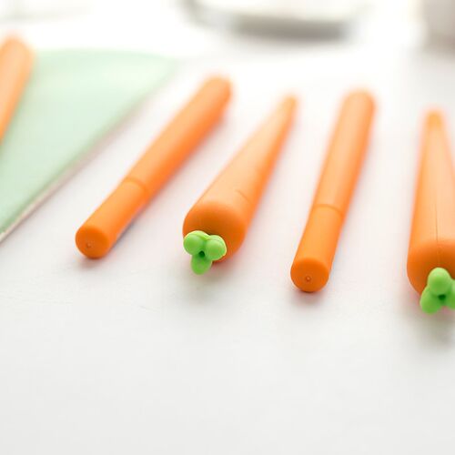 4 pcs/Lot Carrot gel pen 0.5mm black ink pens Vegetable typ