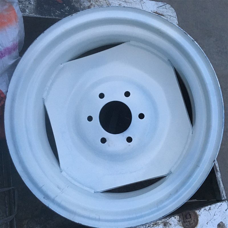 博马554拖拉机前驱前轮钢圈 博马拖拉机配件 8.3-20