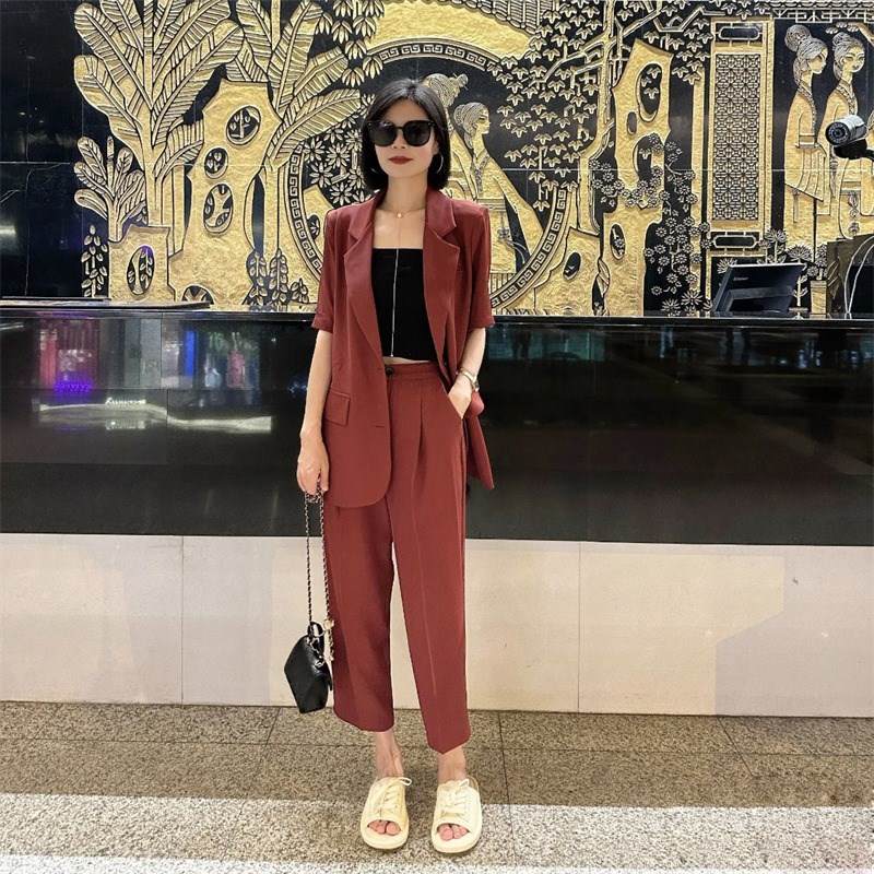 大码女装短袖西装外套韩版胖mm夏季薄款休闲西服九分裤套装200斤