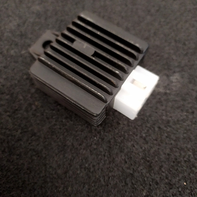 HaJ110-3 HJ110-13 HJ110-23弯梁摩托车方口四插稳压器整流器