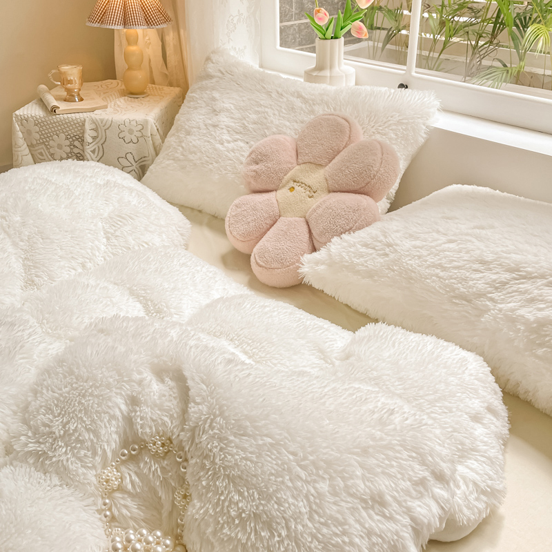 新品水貂绒毛毯被套冬季加厚午睡小毯子沙发披肩盖毯珊瑚牛奶绒小