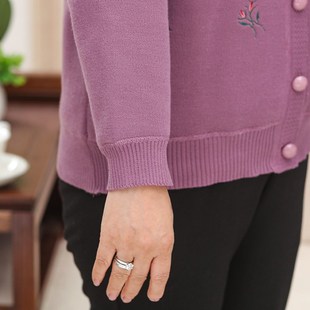 中老年人秋冬装女奶奶保暖内衣套装妈妈毛衣开衫老人衣服太太外套