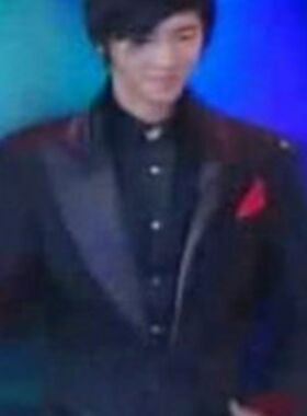 李苏阳麦杰燕尾服变扇鸽出伞订制定做魔术师服装W男演出服表演