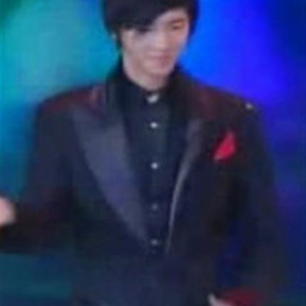 李苏阳麦杰燕尾服变扇鸽出伞订制定做魔术师服装W男演出服表演
