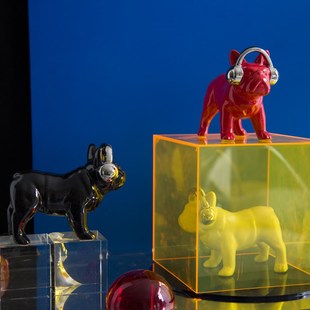 包豪斯未来风红色耳机斗牛犬狗雕塑陶瓷银色相机客厅艺术简约摆件