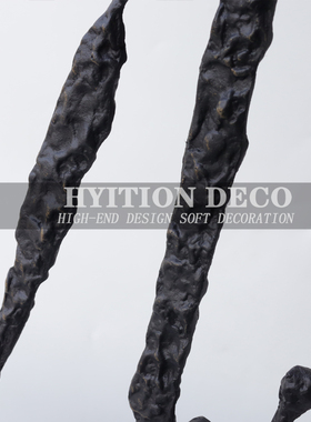 现代抽象一家四口人物艺术雕塑摆件样板房电视柜客厅玄关书房铁艺